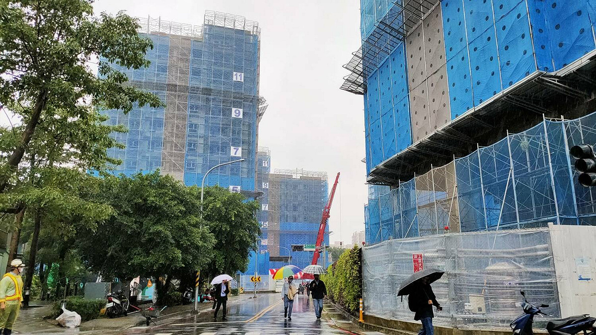 三峽國光二期青年社會住宅今日上梁，預計在112年底完工。 圖：新北市城鄉局/提供