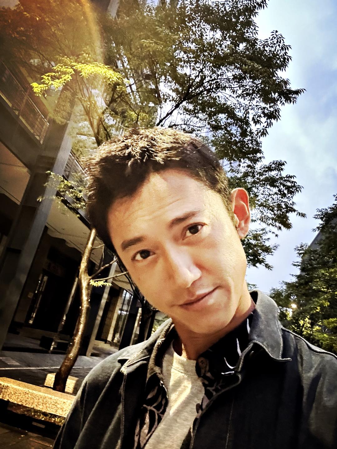 演員吳慷仁屢造詐騙集團冒用身份，讓他忍不住出面澄清「不要被騙！」 圖：翻攝自吳慷仁FB