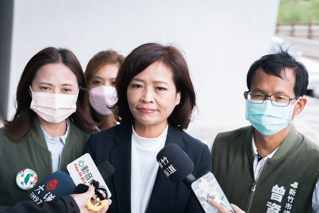 趙少康喊藍白「新竹換台北」，沈慧虹今（1）日批評，把民主當做政治利益交換的籌碼，新竹市民和台北市民都不會接受。 圖：沈慧虹競辦提供