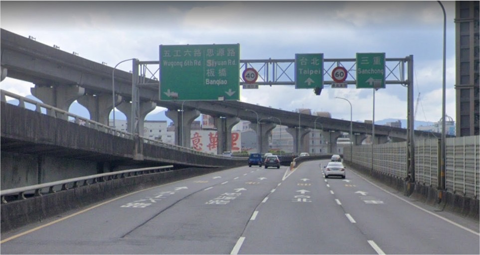 台一線高架橋橫跨二重疏洪道及淡水河，為新北市新莊區、三重區與台北市萬華區、大同區之間交通要道。 圖：新北市工務局/提供