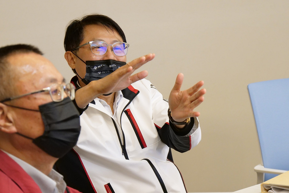 陳純敬至交通戰情室視察及了解高公局搶修進度和交通路況。 圖：新北市交通局 / 提供
