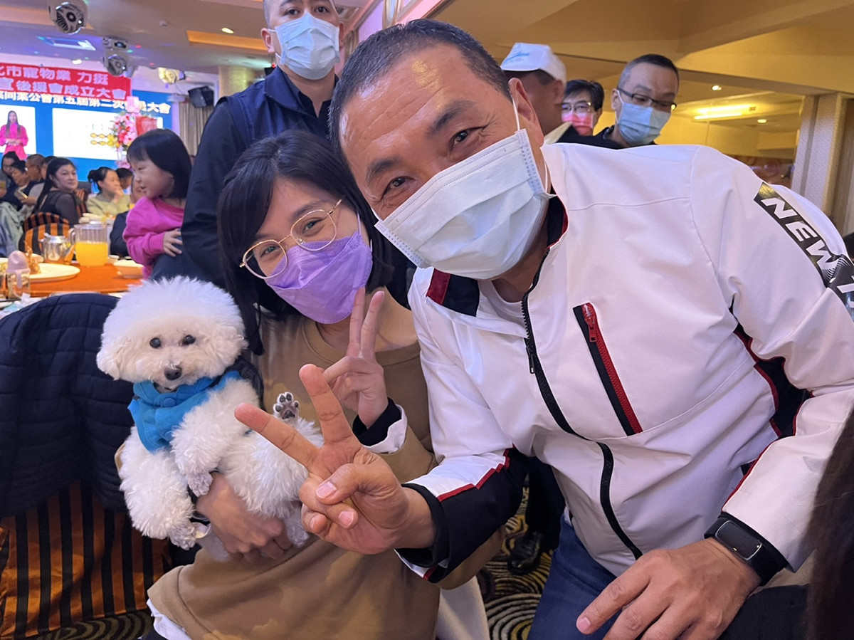 侯友宜致詞時指出，「毛寶貝是我生命中非常重要的家人，每個人對毛寶貝都要有一份責任，必須守護牠們的一生」。 圖：侯選辦提供