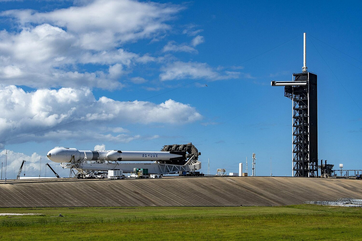美國太空探索技術公司（SpaceX）的「獵鷹重型火箭（Falcon Heavy）」 執行任務USSF-44，睽違3年再次升空。 圖：翻攝自SpaceX推特