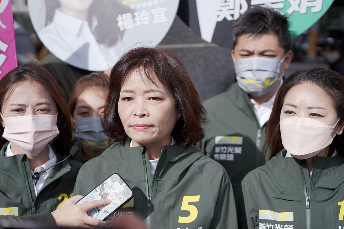沈慧虹表示，高虹安接連爆發疑似涉及侵權、不法兼職及可能內線交易，這麼多違法亂紀的事，但高始終沒有說清楚，市民無法接受。 圖：沈慧虹競辦提供