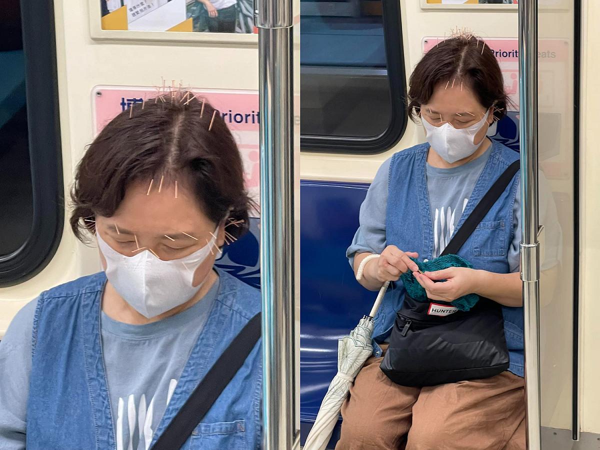 一名婦人頭頂和臉上都插滿針，坐在捷運博愛座上低頭淡定地織毛線。 圖：翻攝自臉書/路上觀察學院