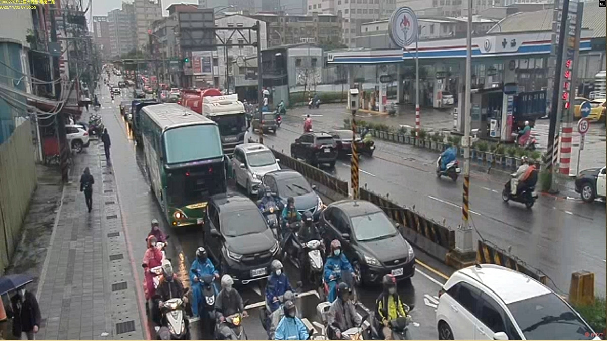 汐止地區主要道路大同路及新台五路今天上午從6時50分左右就開始陸續出現車多壅塞。 圖：新北市交通局/提供