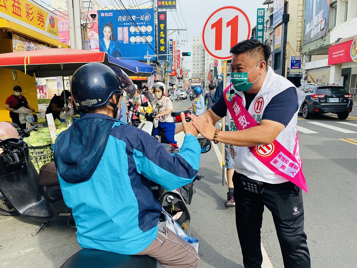 蘇致榮(右)痛批柯志恩只會亂講話。 圖：蘇致榮提供