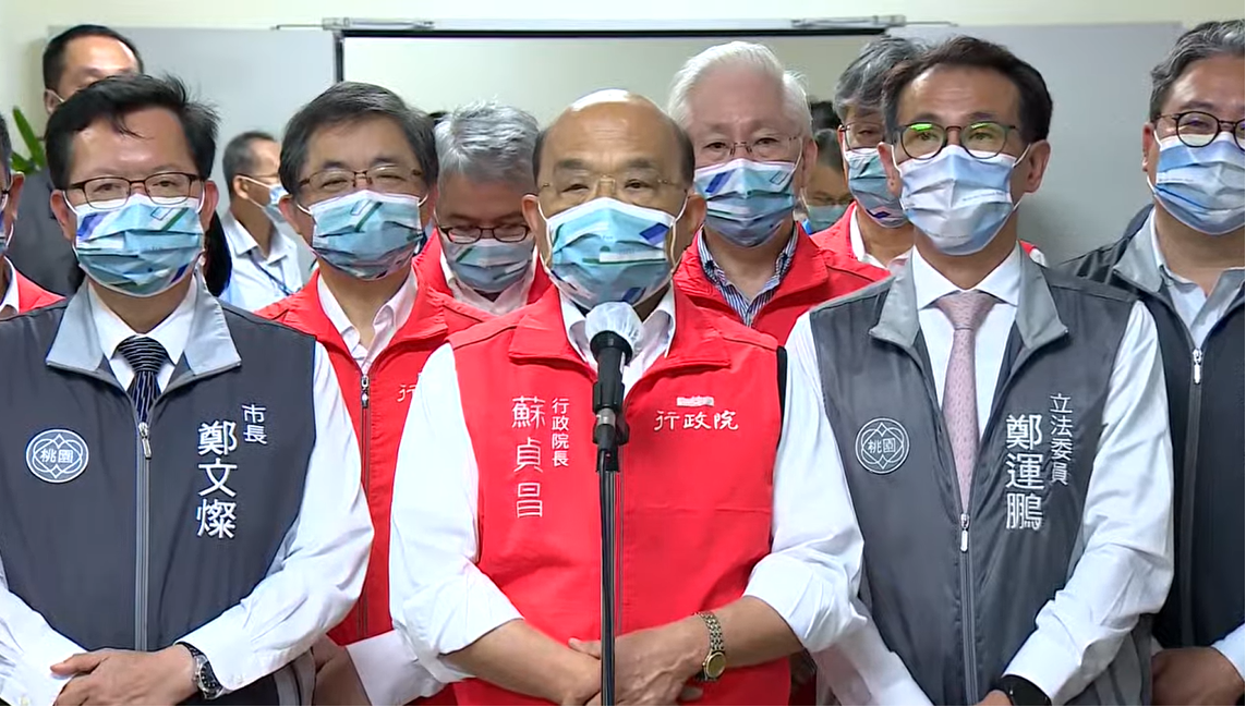 行政院長蘇貞昌今（3）日中午到桃園龍潭科學園區視察前受訪。 圖：擷自直播畫面