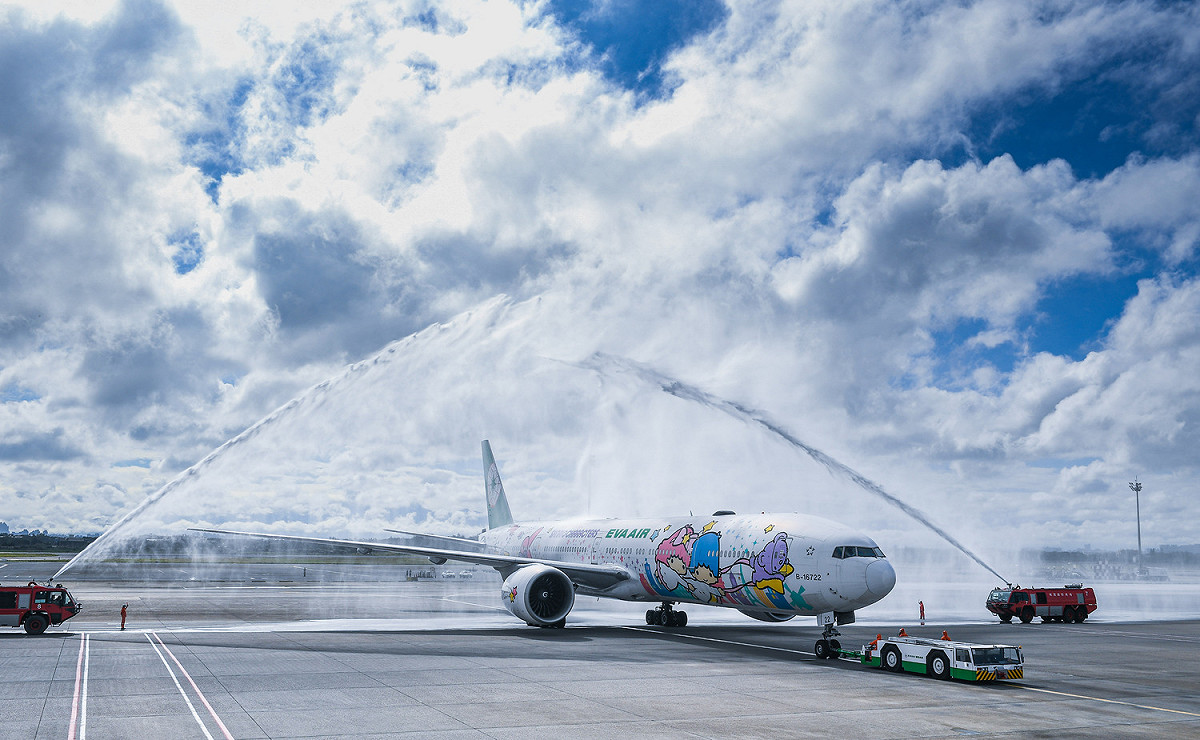 長榮「台北–慕尼黑」昨首航，長榮航空預估明年底前航班可恢復到疫情前8成左右。 圖：長榮航空／提供