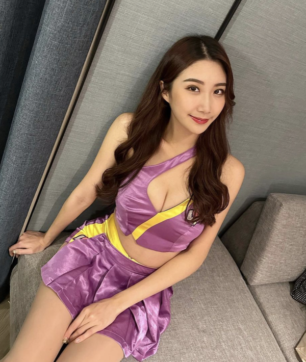 「電豹女」Wendy公開啦啦隊最新制服，性感設計廣受好評。 圖：翻攝自Wendy IG
