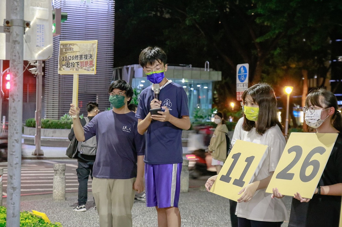 高雄高中生勇於發聲爭取投票權益。 圖：高雄學生民主聯盟提供