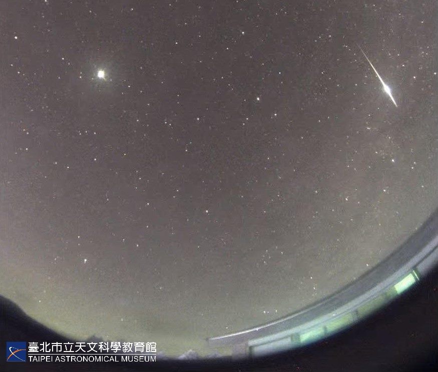 今年金牛座流星雨將再度爆發，不僅數量大增，而且出現明亮的火流星的比例高。 圖：台北市立天文館/提供