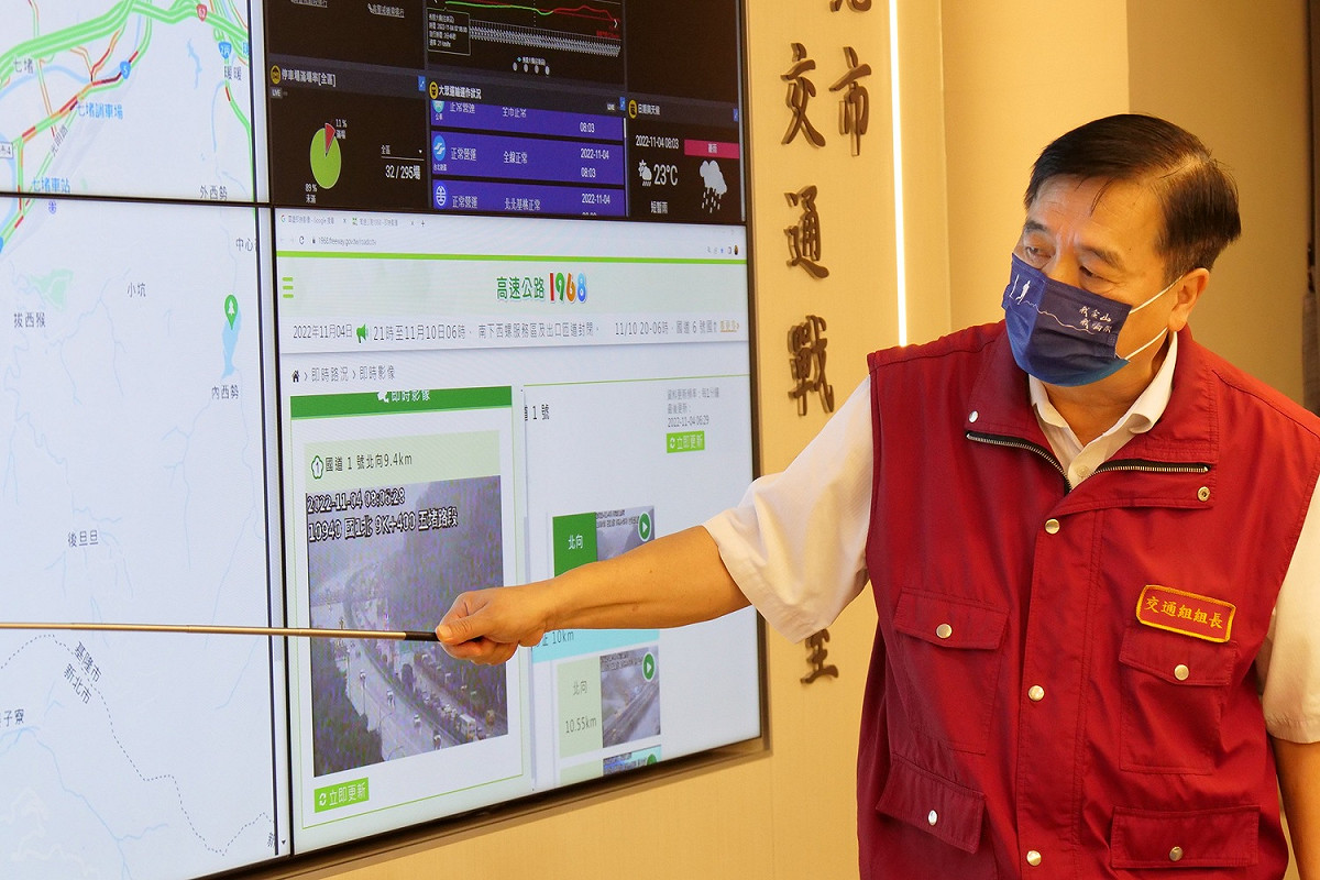 交通局長鍾鳴時表示，交通戰情室將持續維持汐止交通壅塞預警。 圖：新北市交通局提供