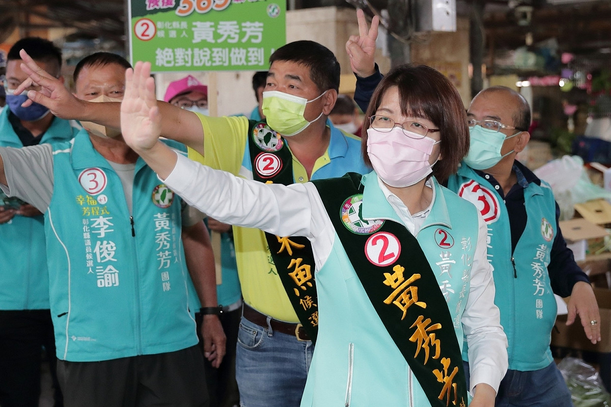 黃秀芳今天在北斗市場掃街。 黃秀芳競選總部/提供