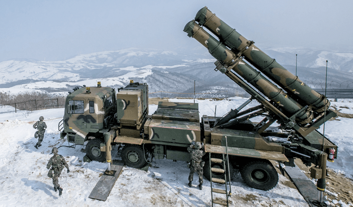 南韓自主研發「天弓 M-SAM」地對空導彈。 圖：翻攝自LIG NEXT1網頁
