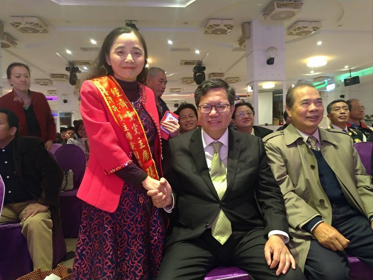 針對凌濤貼出鄭文燦與經濟黨主席張采明合照，詹賀舜表示，張善政對於擔任經濟黨總顧問問題一直迴避不答，國民黨卻只會拿路人拍照的相片來模糊焦點。 圖：凌濤／提供