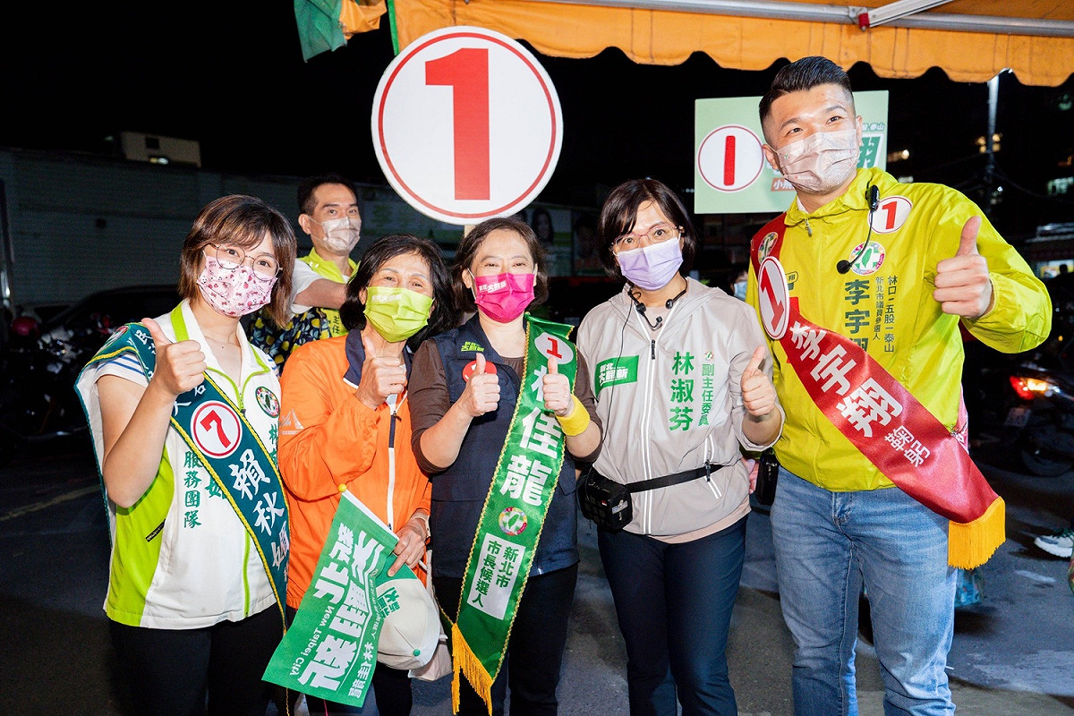 廖婉如表示，最近代替先生走入基層後感受到市民的熱情，相信民眾也接收到林佳龍是希望能夠為城市認真做事的市長候選人，也相當感謝新北市民支持。 圖：林競辦提供