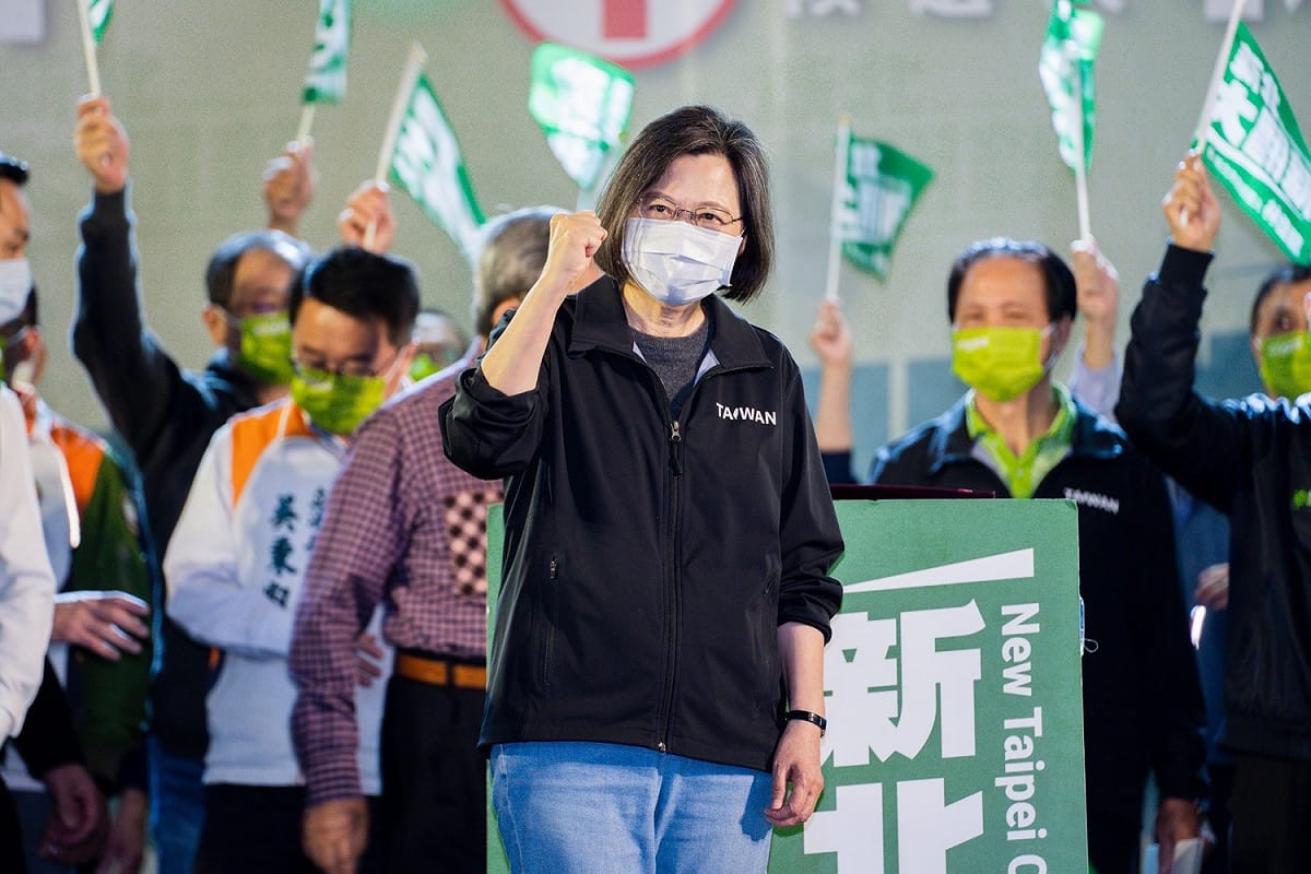 蔡英文懇請市民讓林佳龍得票破百萬，超過她2010年選新北市長的得票數。 圖：林佳龍競辦提供