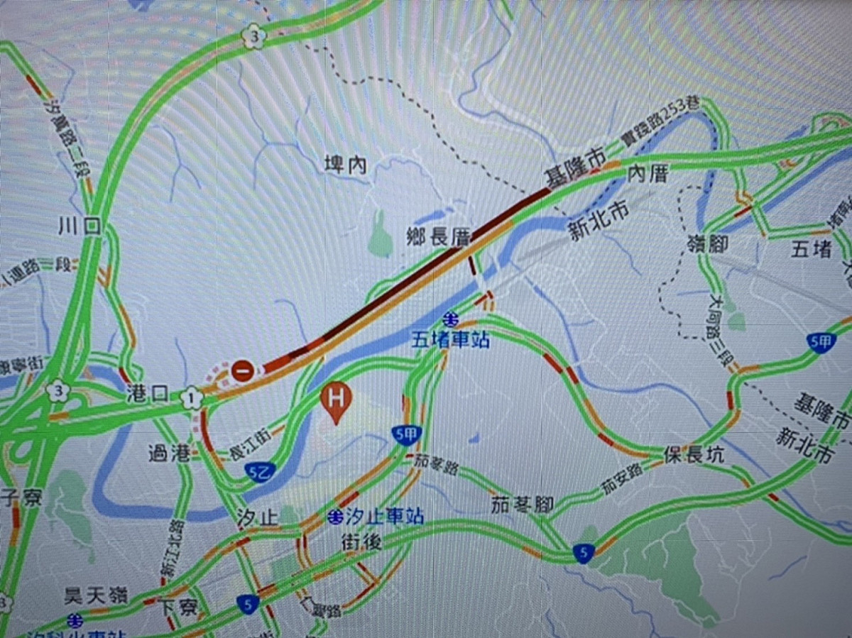 今天週休假日於上午近9時也陸續湧現車潮。 圖：新北市交通局提供