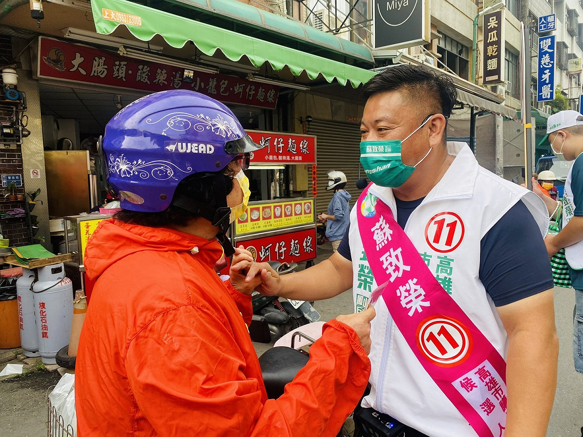 蘇致榮(右)認為復刻韓國瑜團隊就是噩夢一場。 圖:蘇致榮競總提供
