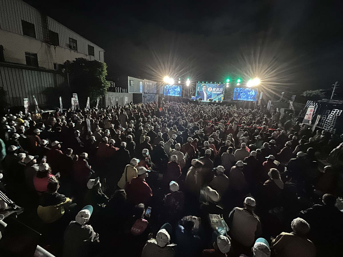 民進黨6日晚間在神岡造勢，湧進超過五千名支持者。  蔡其昌競選總部/提供