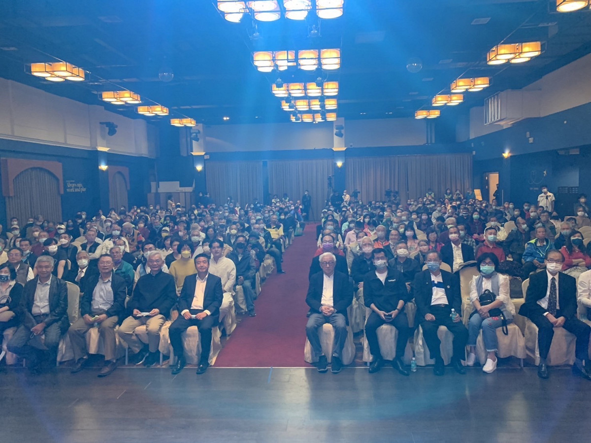 徐定禎今（5）日邀請重量級貴賓聯電集團創辦人曹興誠演講，現場參與人數爆棚。 圖：徐定禎競辦提供
