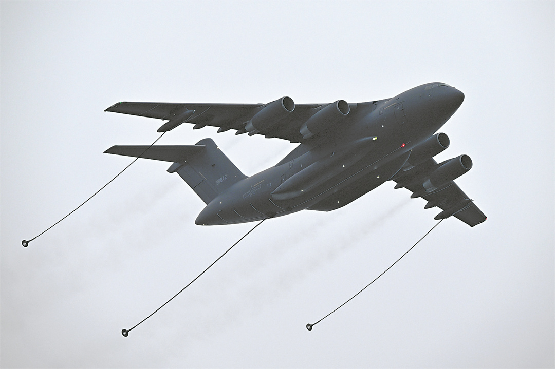 解放軍「運油-20」空中加油機8日將參與珠海航展動態展示。 圖：翻攝新華網