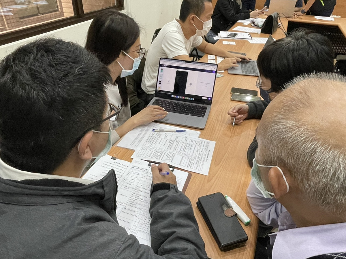 交通局針對外送平台業者進行稽查。 圖：新北市交通局提供
