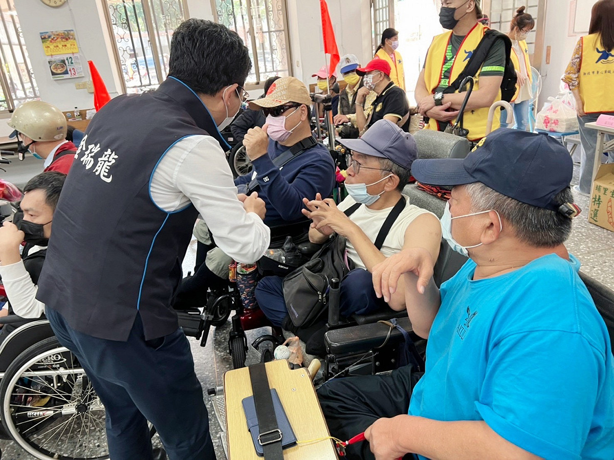 金瑞龍說，他很關注障友就業方面的權益，將建請市府利用閒置空間，提供給身障團體設立為非典型就業多元場域。 圖：金瑞龍辦公室提供
