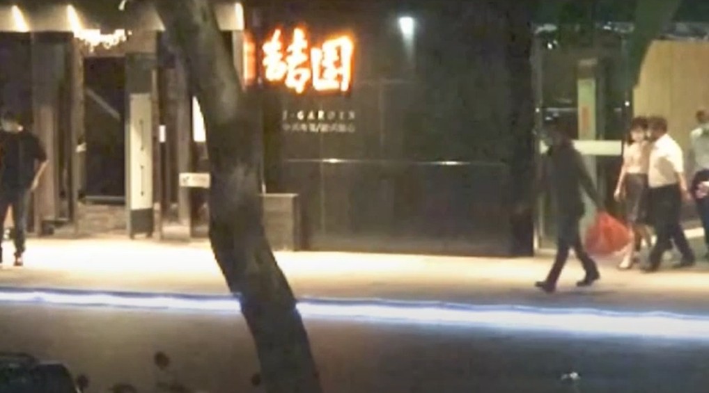 陳時中競選總部表示，徐巧芯公布的影片完全看不出「鹹豬手」等任何性騷擾跡象。 圖：徐巧芯提供