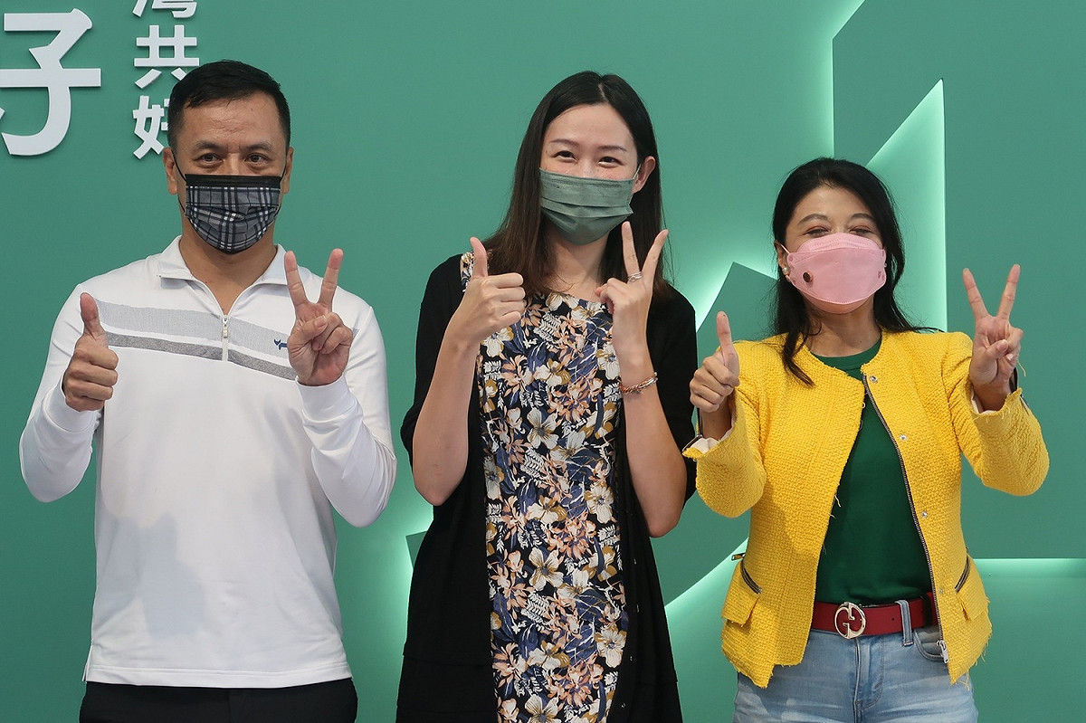 如固咖啡王嘉慶、Woolloomooloo 品牌經理詹毅文及立委林楚茵 圖：林朝億/攝