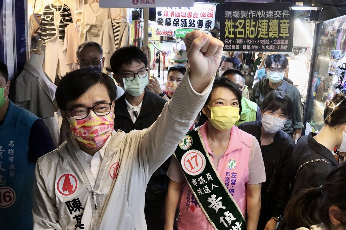 陳其邁(左)高人氣，令黃偵琳折服。 圖：黃偵琳競總提供