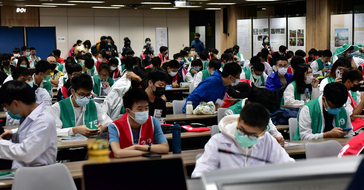 111學科能力競賽，中和高中學生集合。 圖：新北市教育局提供
