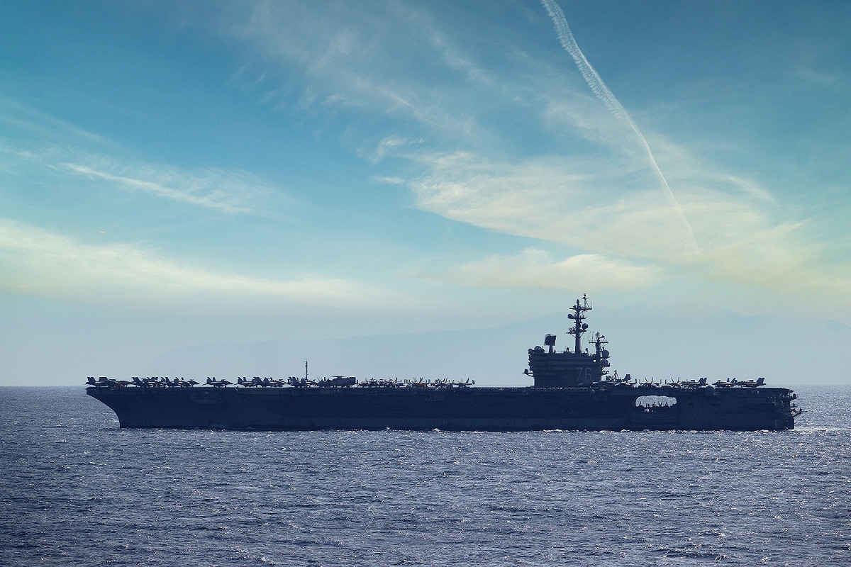 美日印澳年度例行「馬拉巴爾」(Malabar 2022)軍演在日本關東以南的太平洋海域展開。圖為美軍雷根號航空母艦參與日本國際閱艦式活動。 圖：翻攝@japan_radar推特