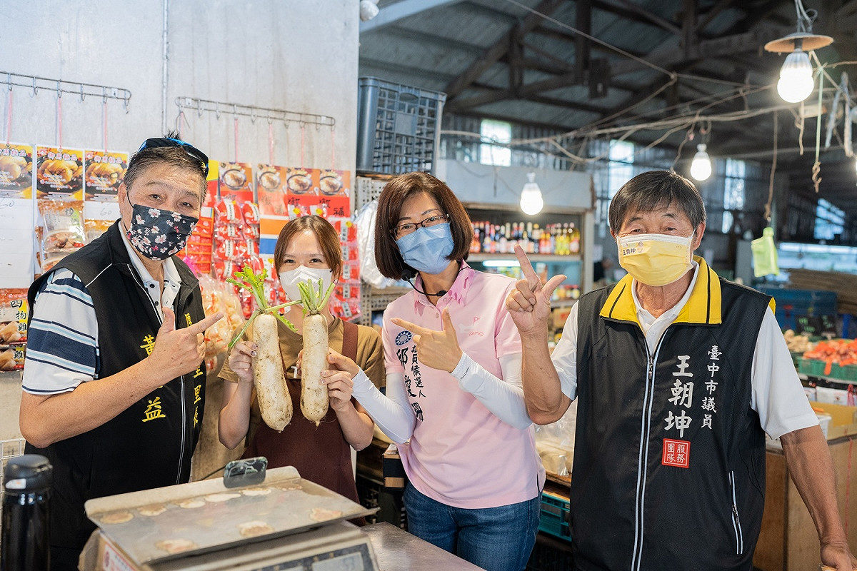 邱愛珊獲得王朝坤唯一支持。 邱愛珊競選總部/提供