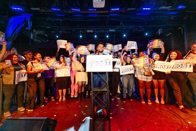 年僅25歲的福瑞斯特（Maxwell Forest）當選佛州眾議員，象徵民主黨在年輕世代的力量 圖：翻攝自福衛斯特推特