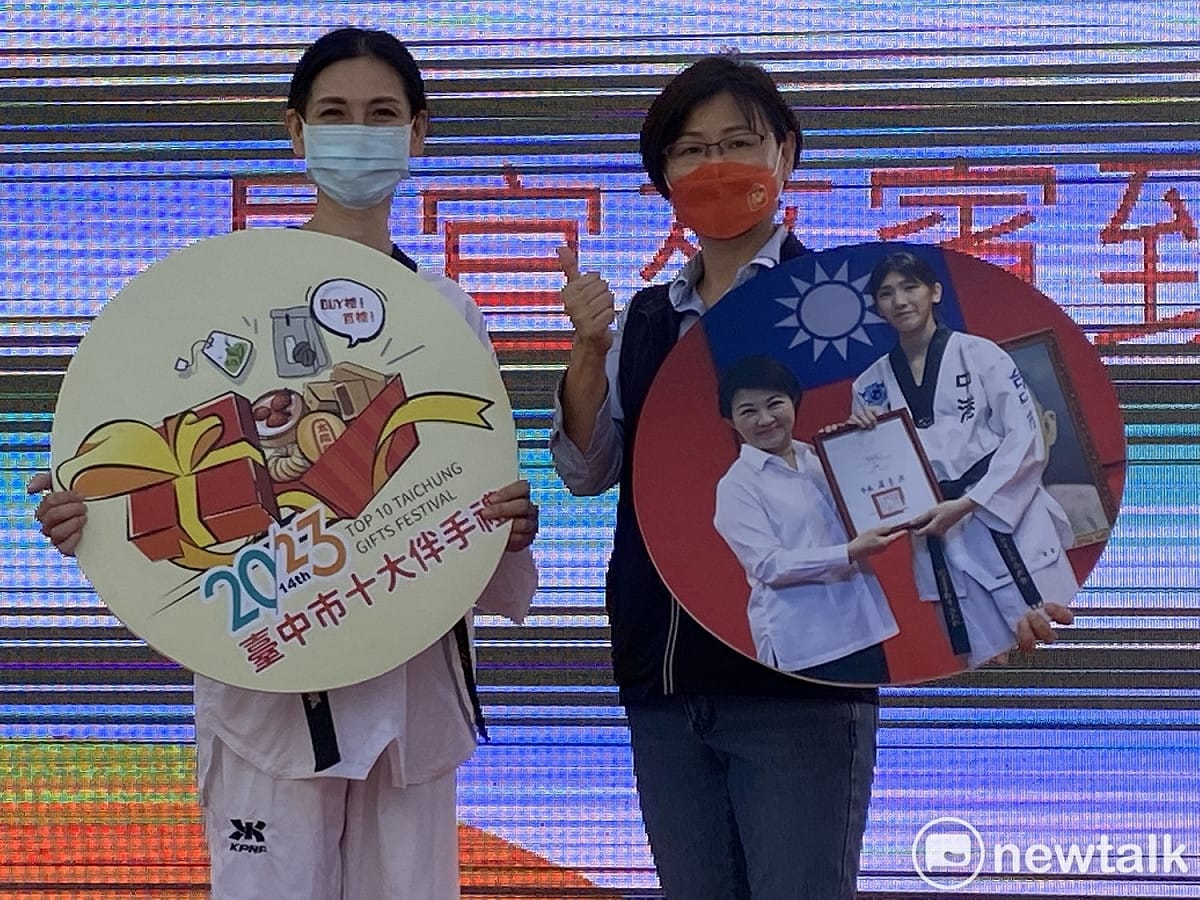 跆拳道金牌國手林唯均的母親─劉昭晴教練參與開幕典禮。 圖：唐復年/攝