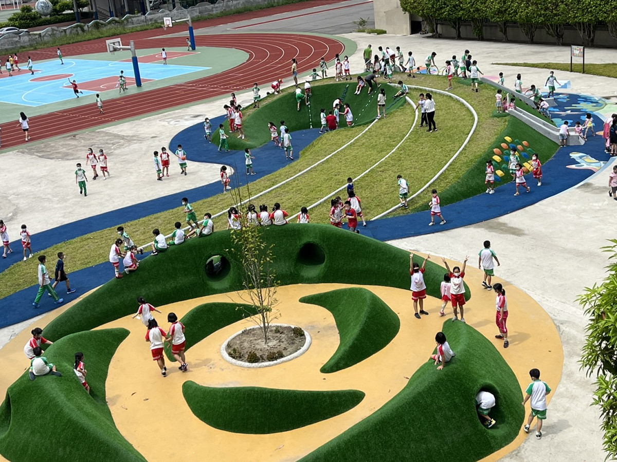修德國小-夢想樂園-遊戲場。 圖：新北市教育局提供