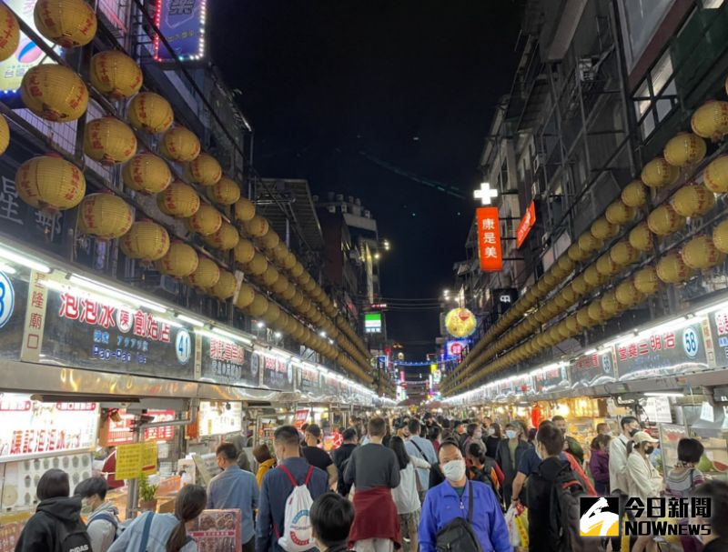 隨著疫情逐漸趨緩，中央流行疫情指揮中心日前宣布，11月14日起確診者居家照護日期改為「5＋N」。 圖／記者黃宣尹攝