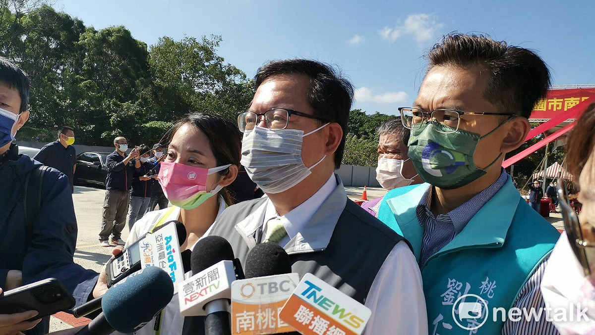 鄭文燦駁斥李鴻源的說法太荒謬，強調桃園市是按照政府採購法規定，開放公正的方式產生最好的廠商。 圖：林昀真／攝