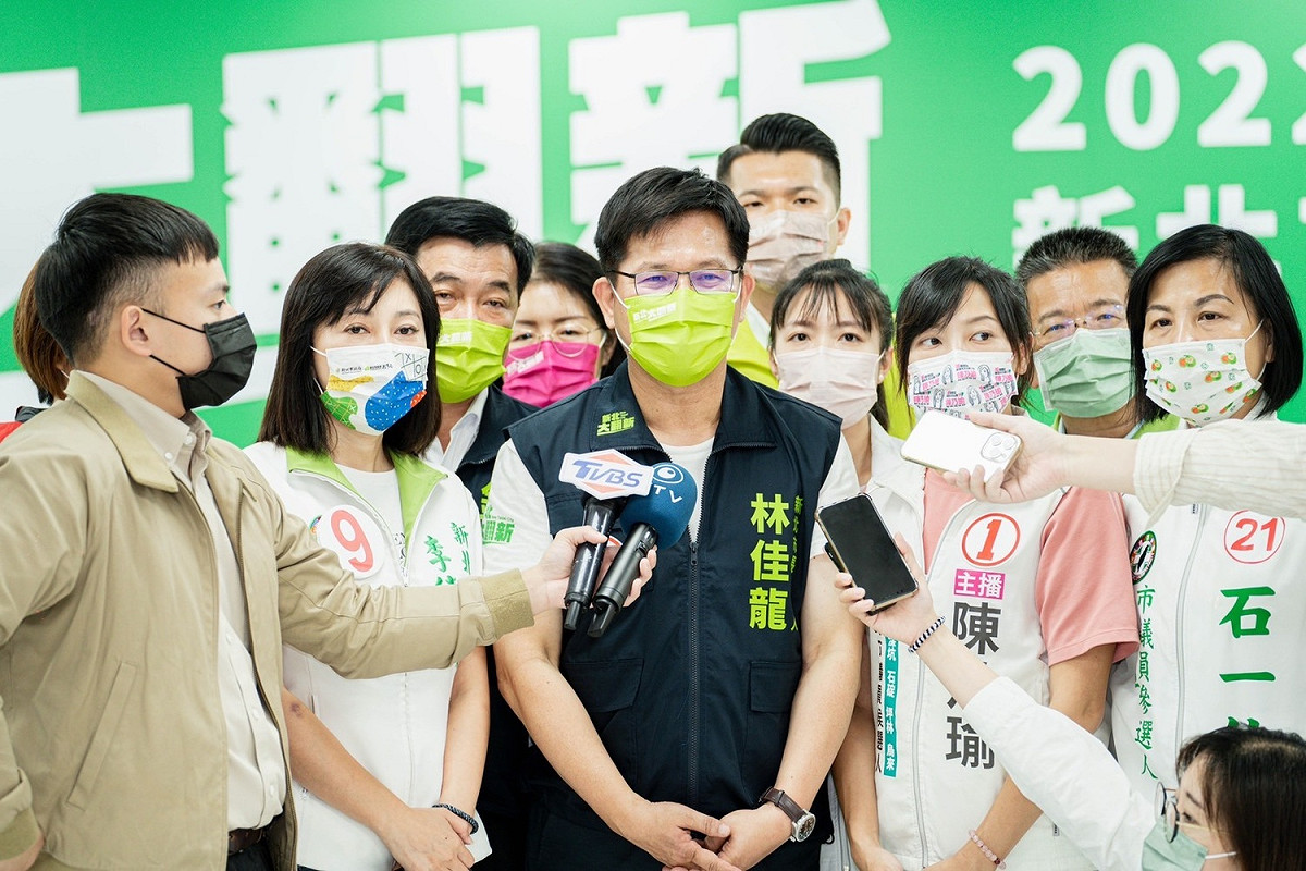 林佳龍表示，新北市最需要加速都更、也最具有成功的條件，「現在天時、地利、就是要人和」。 圖：林佳龍競辦提供