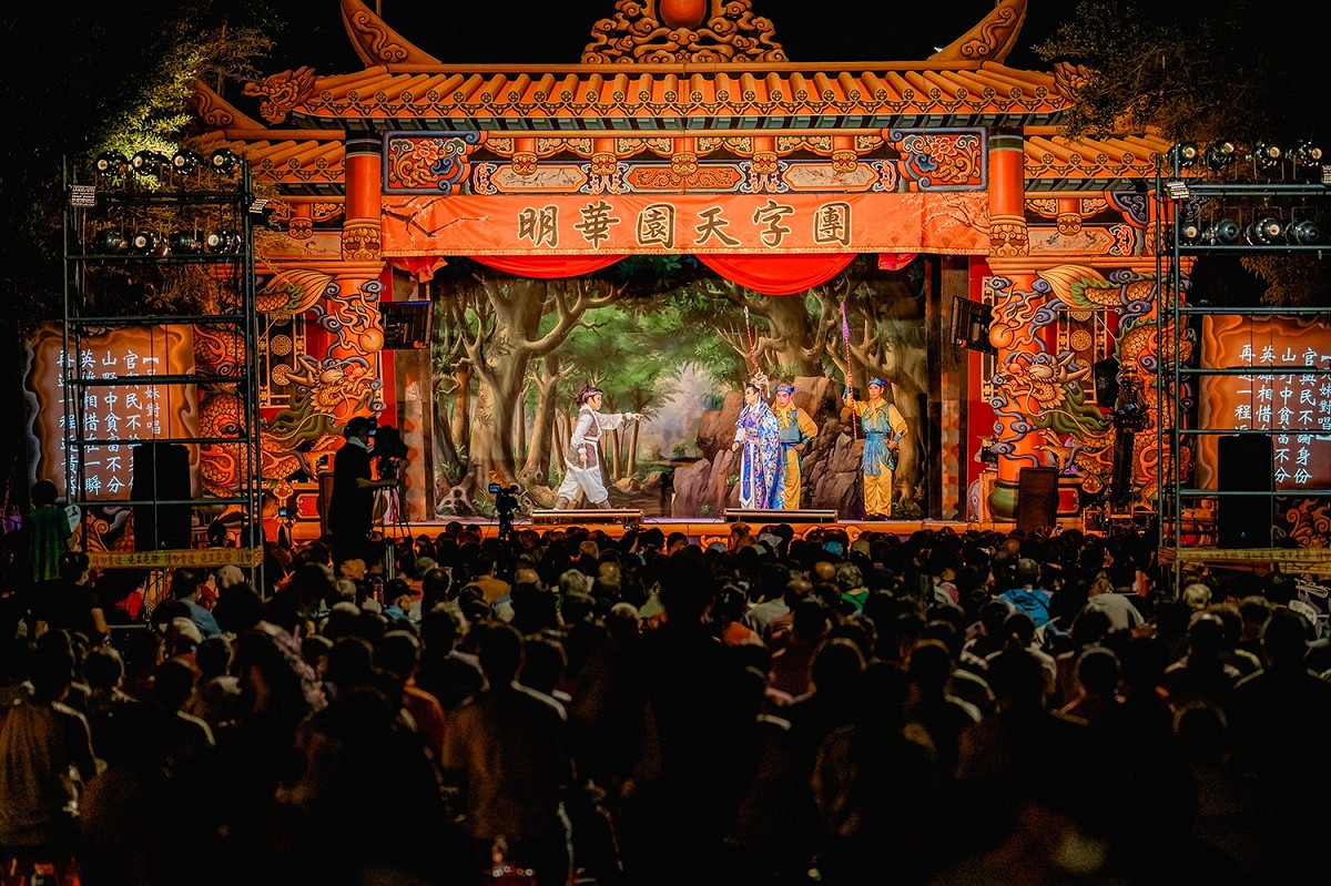 明華園天字劇團在鳳山演出。 圖：台灣基進提供