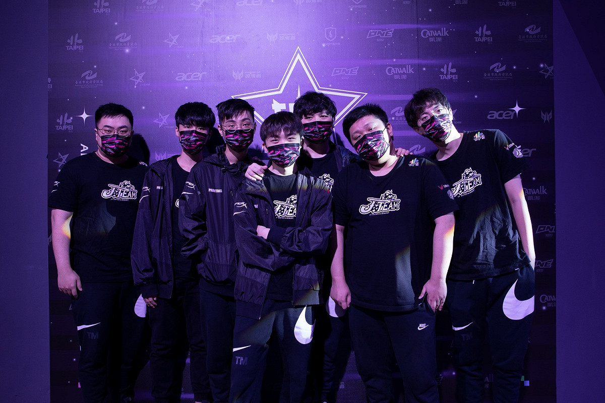 臺北J Team職業電競隊到場支持 圖：杰藝文創/提供