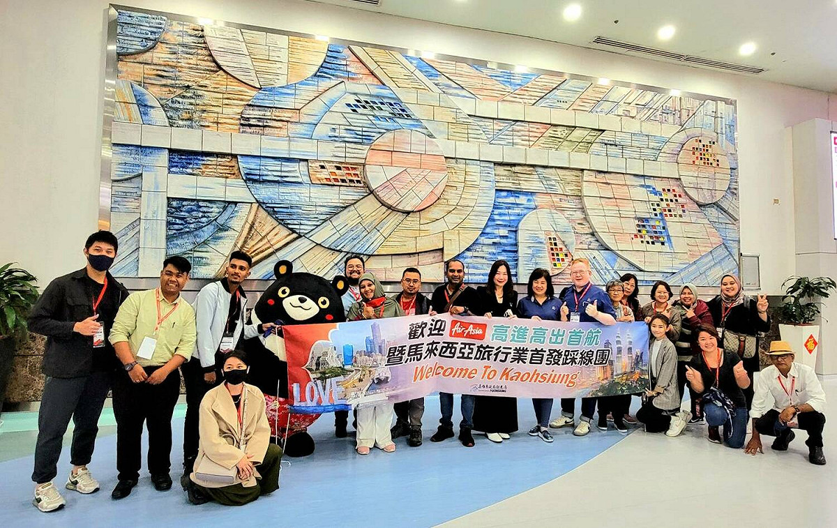 馬來西亞穆斯林踩線團抵達小港機場。 圖：高雄市觀光局提供