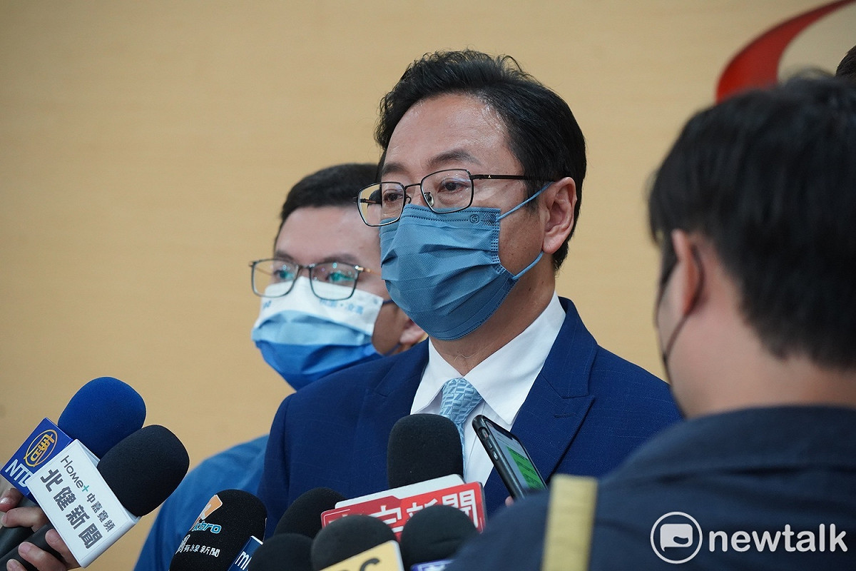 張善政酸鄭文燦應該花點時間好好看公文，解決鐵路地下化工程標不出去的問題，而不是一直跑選舉行程。 圖：林昀真／攝