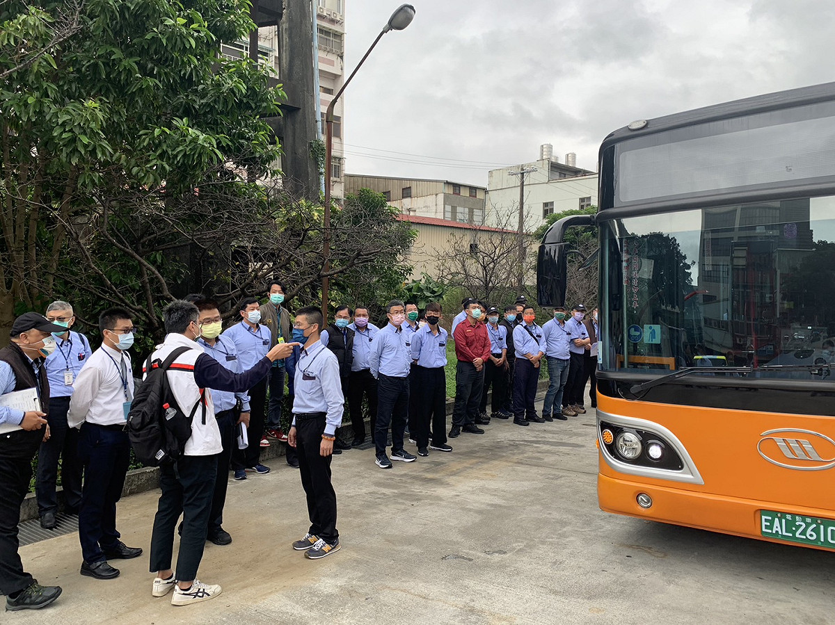 國光客運現場觀摩。 圖：新北市交通局提供