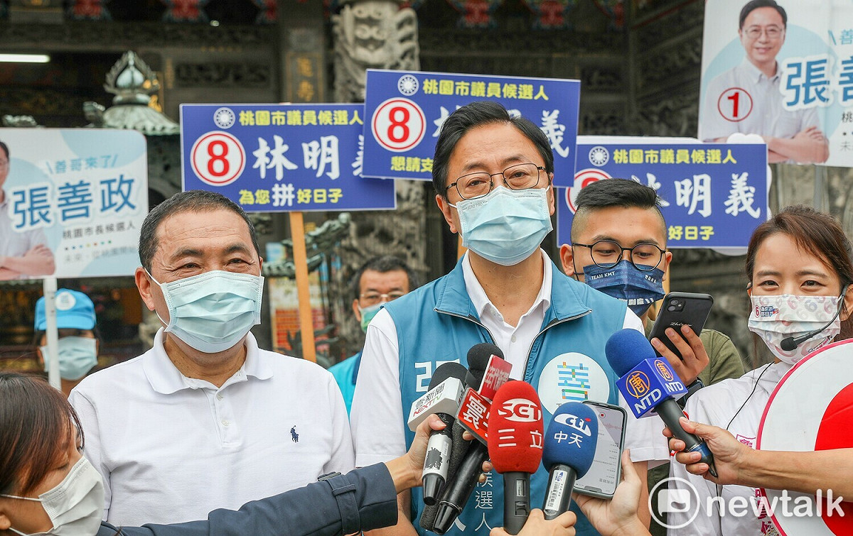 張善政指出，林佳龍任交通部長時，曾否決將台鐵及國道客運納入1280月票方案中。 圖：林昀真／攝