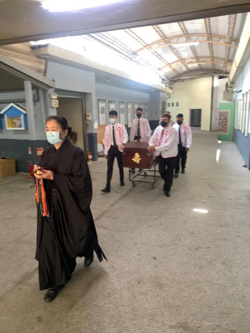 善願愛心協會提供公益殯葬協助弱勢亡者走完人生最後一哩路。 圖:善願愛心協會/提供