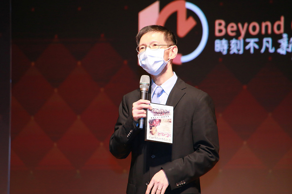 新聞局將影響力的人物精神延伸至論壇活動，由知名作家王文華擔任論壇主持人，並邀集不同背景的人物分享生命故事。 圖：新北市新聞局提供
