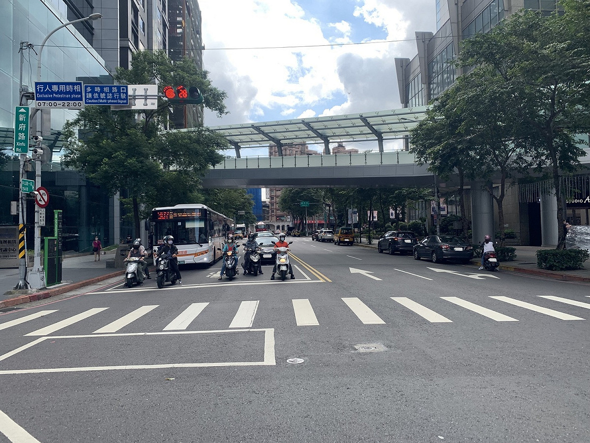 現場新府路照片。 圖：板橋區公所提供